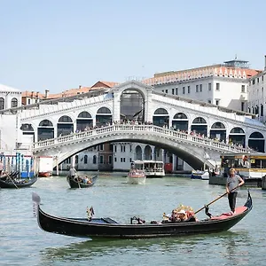 https://ca-nane.hotelinveneto.com
