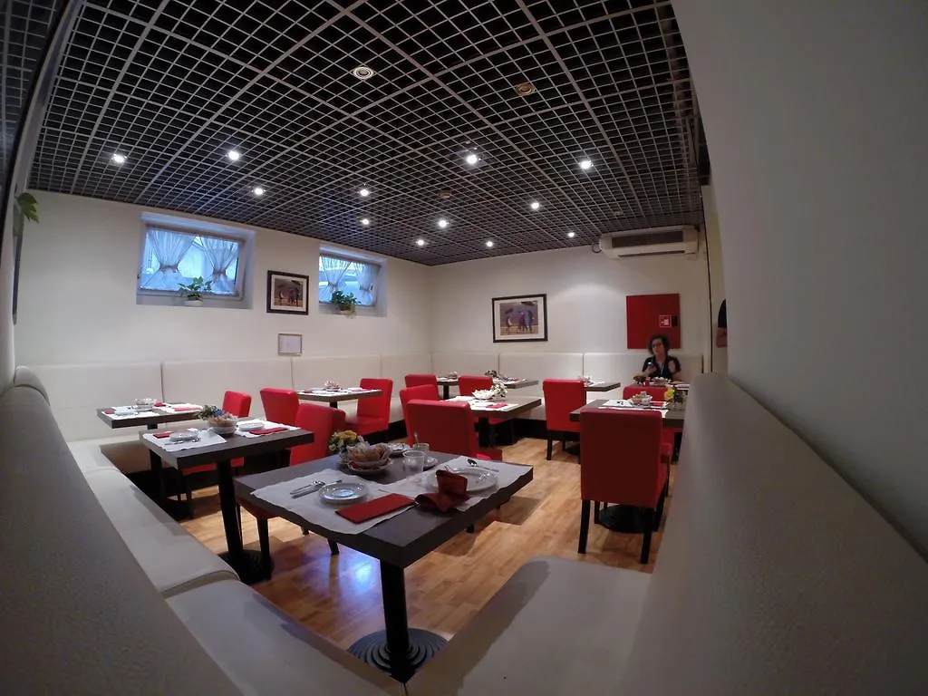 Hotel Campion Milán 3*,