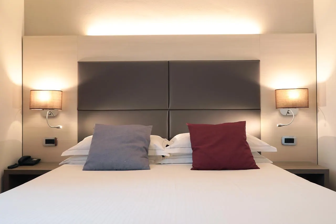 Hotel Campion Milan 3*,  Italy